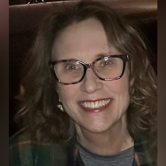 Meet your Posher, Kim - Picture 1 of 1